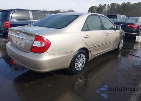 2004 Toyota Camry Le z USA, uszkodzony, nr VIN 4T1BE32K34U834011